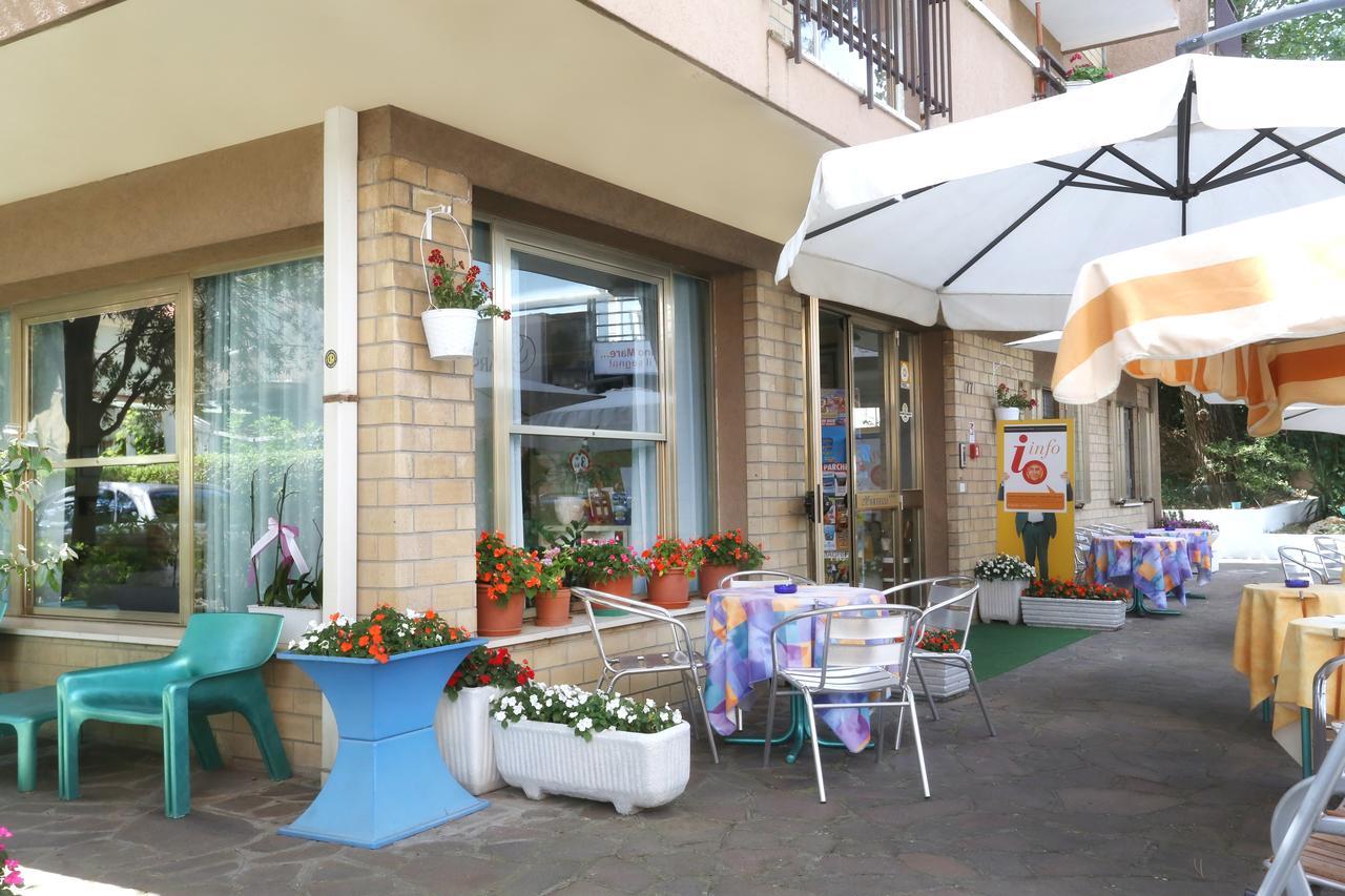 Hotel Marselli Rímini Exterior foto